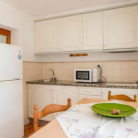 E - Countryside Апартаменты